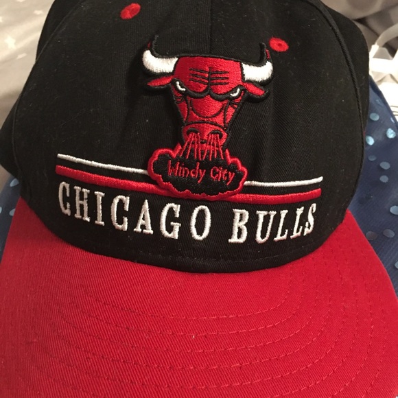 Chicago Bulls SnapBack Hat - Picture 2 of 5